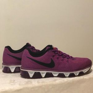 Woman’s Nike Tailwind 8